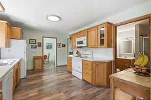 202 Hamilton Dr, River Falls, WI 54022 - Photo 8