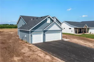 106 Maple Ct, Cannon Falls, MN 55009 - Photo 4
