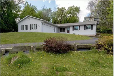 1302 15th Avenue, Menomonie, WI 54751 - Photo 2
