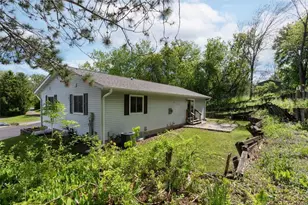 1302 15th Ave, Menomonie, WI 54751 - Photo 4