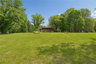 1295 Evergreen Dr, Kinnickinnic Township, WI 54022 - Photo 54