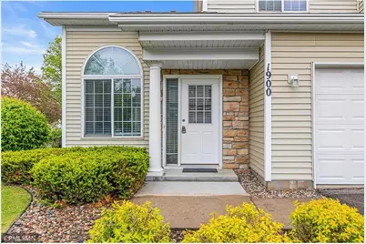 1900 Hawthorne Point, Hudson, WI 54016 - Photo 4
