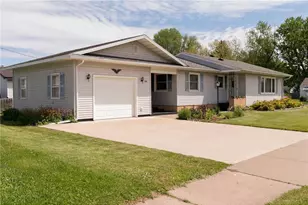 374 W Vine St, Mondovi, WI 54755 - Photo 2