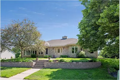 700 Spruce Drive, Hudson, WI 54016 - Photo 2