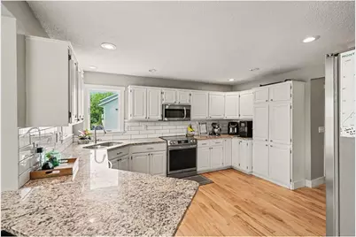 685 Flora Square, Prescott, WI 54021 - Photo 8