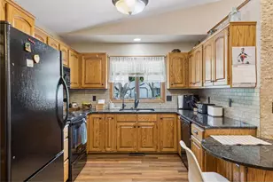 843 Leroy Ln, River Falls, WI 54022 - Photo 4