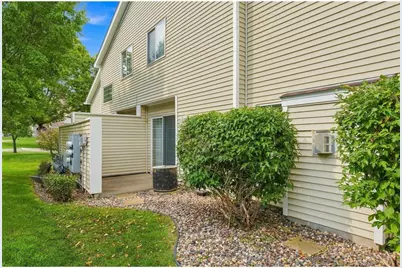 2206 Foxglove Way, Hudson, WI 54016 - Photo 22