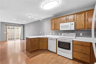 2206 Foxglove Way, Hudson, WI 54016 - Photo 8