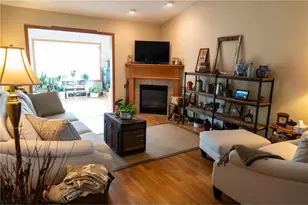 537 Cassandra Drive, New Richmond, WI 54017 - Photo 6