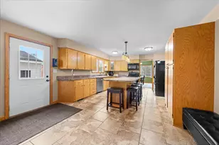 398 E Wall St, Ellsworth, WI 54011 - Photo 10