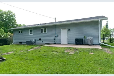 125 W Monroe Avenue, Barron, WI 54812 - Photo 6