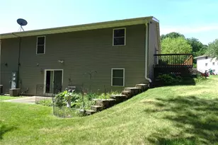 186 Country Ln, Durand, WI 54736 - Photo 4