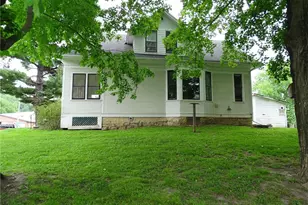 105 Maple Ave, Plum City, WI 54761 - Photo 4