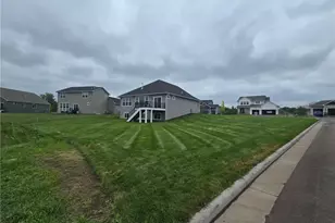1587 Creekwood Dr, New Richmond, WI 54017 - Photo 2