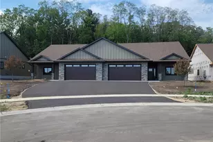 1091 Legend Ln, Troy Township, WI 54022 - Photo 4