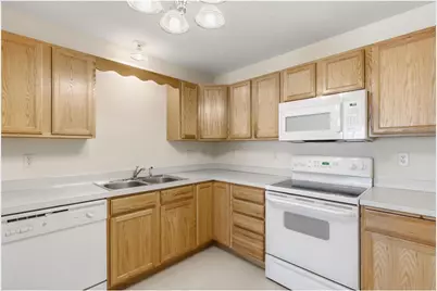 1587 County Road D, Saint Paul, MN 55109 - Photo 12