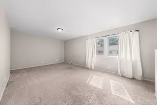 4836 Grenwich Trail, Oakdale, MN 55128 - Photo 6