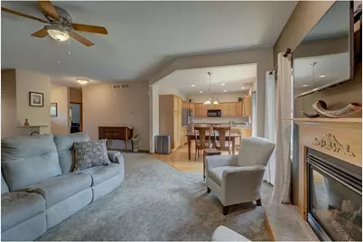 1340 Creekwood Drive, New Richmond, WI 54017 - Photo 10