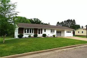 922 Auth St, Durand, WI 54736 - Photo 2