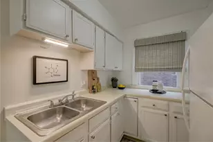 1088 Dayton Ave, Saint Paul, MN 55104 - Photo 28