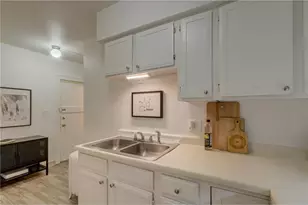 1088 Dayton Ave, Saint Paul, MN 55104 - Photo 30