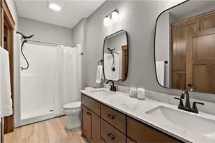 1060 Legend Ln, Troy Township, WI 54022 - Photo 28