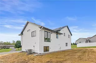 829 N Grant St, Ellsworth, WI 54011 - Photo 30