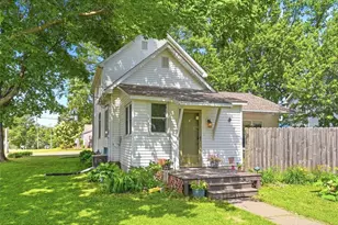 180 S Plum St, Ellsworth, WI 54011 - Photo 34