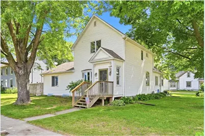 180 S Plum Street, Ellsworth, WI 54011 - Photo 4