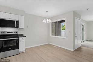 7654 Dunmore Rd, Woodbury, MN 55125 - Photo 16