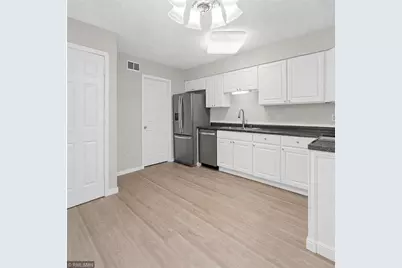 7654 Dunmore Road, Woodbury, MN 55125 - Photo 10