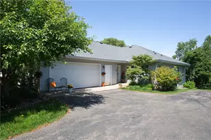 2633 Golf View Dr, River Falls, WI 54022 - Photo 2