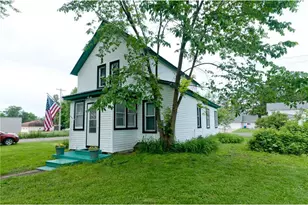 301 N 10th St, Cameron, WI 54822 - Photo 10