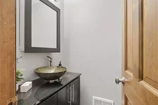 9331 Cedar Forest Rd, Eden Prairie, MN 55347 - Photo 32