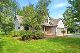 964 Fraser Ln, Hudson, WI 54016 - Photo 4