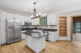 964 Fraser Ln, Hudson, WI 54016 - Photo 8