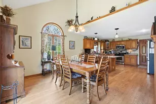 208 Country Oaks Rd, Troy Township, WI 54022 - Photo 12