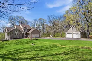 208 Country Oaks Rd, Troy Township, WI 54022 - Photo 2