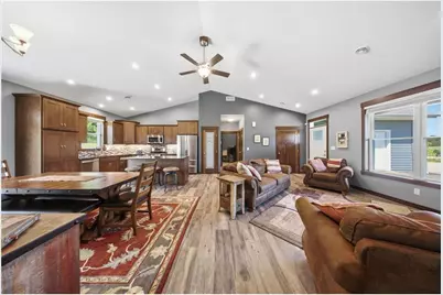 911 67th Avenue, Hudson, WI 54016 - Photo 4