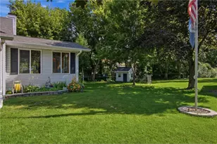 2295 Ariel Ct, Saint Paul, MN 55109 - Photo 4