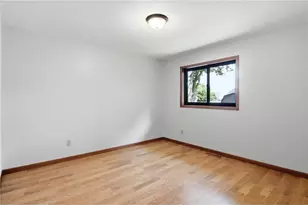 2295 Ariel Ct, Saint Paul, MN 55109 - Photo 22
