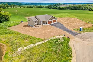 363 Candy Ln, Kinnickinnic Township, WI 54022 - Photo 30