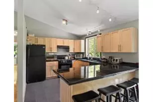 4008 Pennsylvania Ave, Eagan, MN 55123 - Photo 8