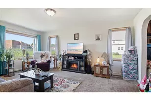815 Augusta St, Rice Lake, WI 54868 - Photo 6