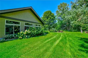294 Salishan Dr, Troy Township, WI 54016 - Photo 32