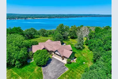 294 Salishan Drive, Troy Township, WI 54016 - Photo 2