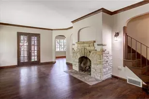 910 Oakwood Blvd, Menomonie, WI 54751 - Photo 8
