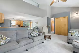 512 19th St, Menomonie, WI 54751 - Photo 4