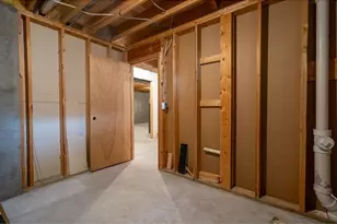 512 19th St, Menomonie, WI 54751 - Photo 32