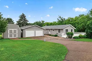 843 Yellowstone Trail, Hudson, WI 54016 - Photo 2